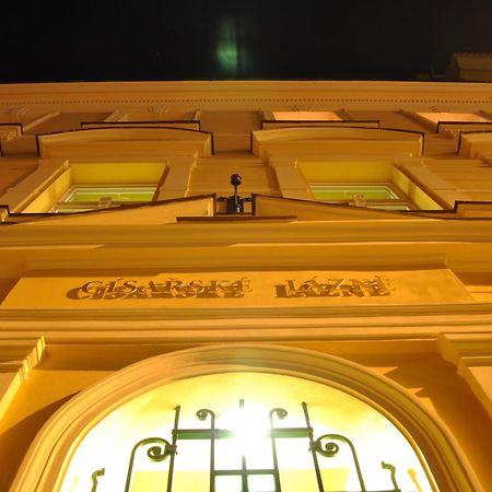 Pension Imperial Spa ยีชิน ภายนอก รูปภาพ