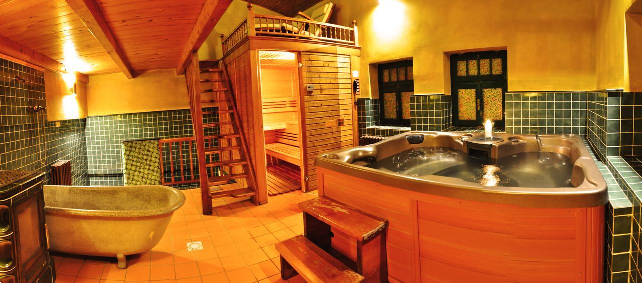 Pension Imperial Spa ยีชิน ภายนอก รูปภาพ